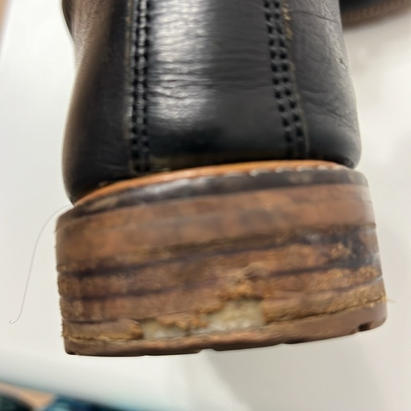 Madewell women’s 7.5 lace-up black leather boots with lug soles, 1” heel - Picture 14 of 14